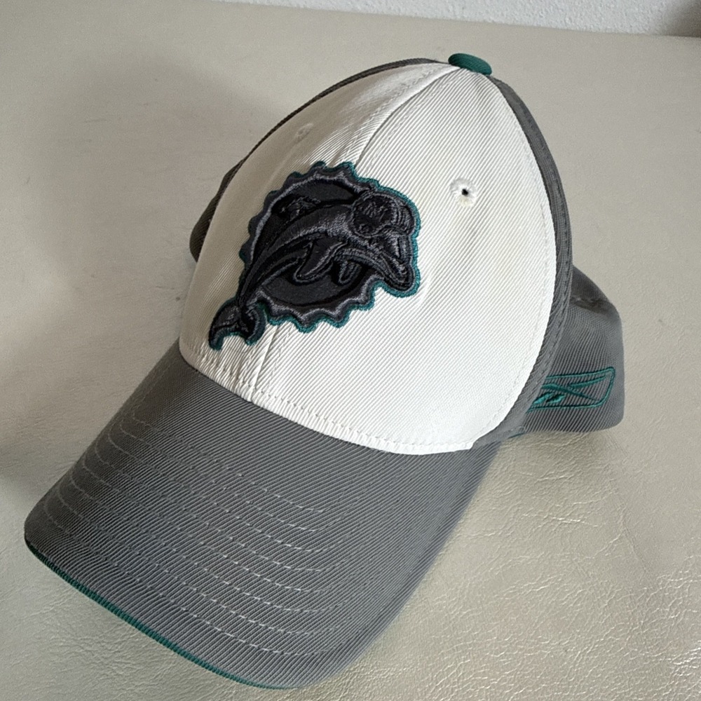 Miami Dolphins NFL Football White Gray .Team Hat Reebok One Size Flex READ